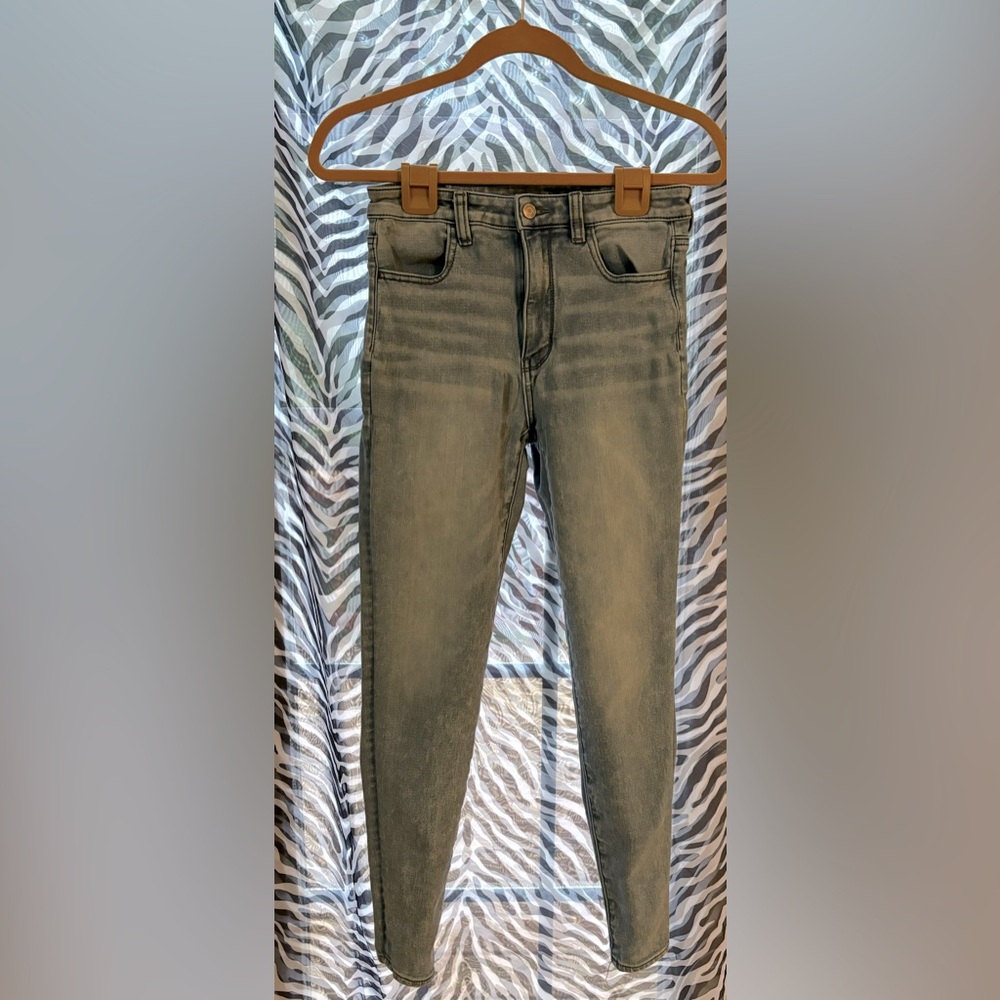 American Eagle size 6 super high rise jeggings
